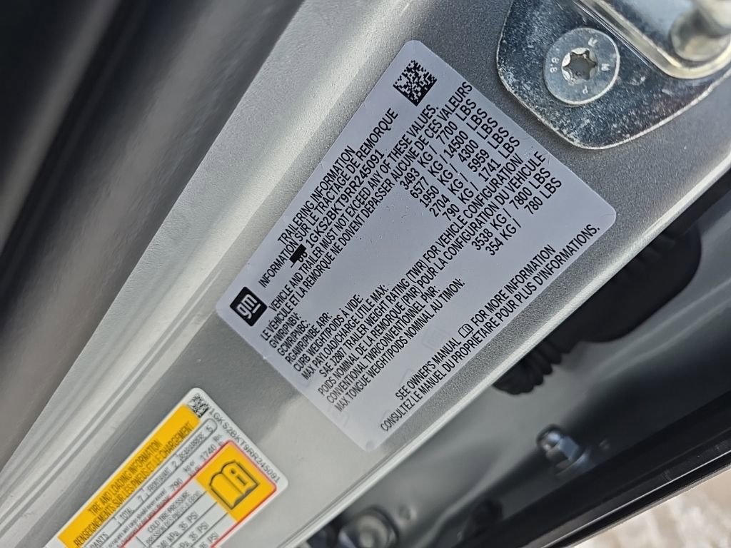 Used 2024 GMC Yukon SLT w/ SLT Luxury Package image 14