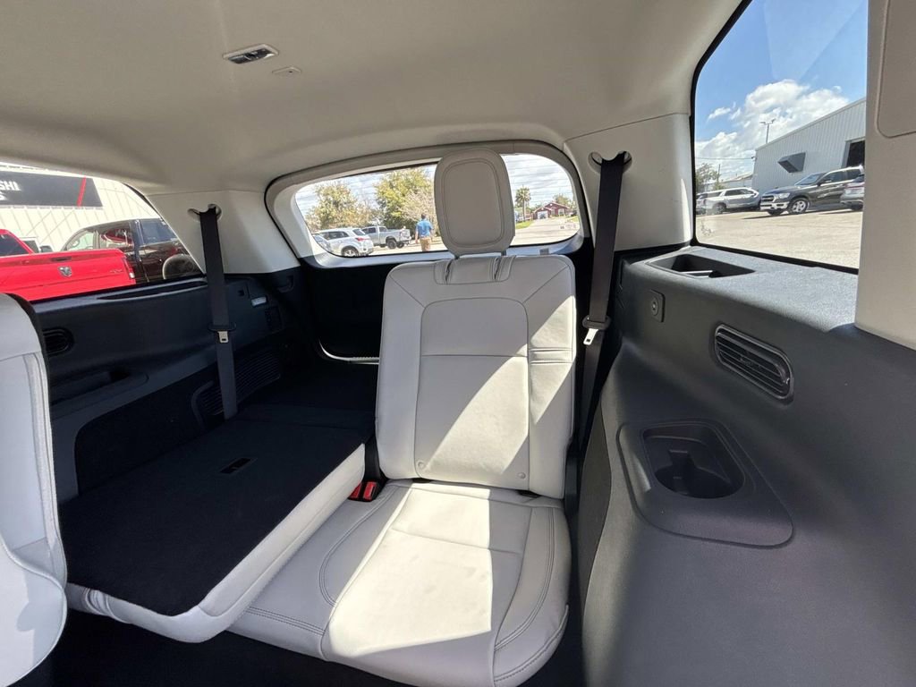 New 2026 Lincoln Aviator 2WD image 11