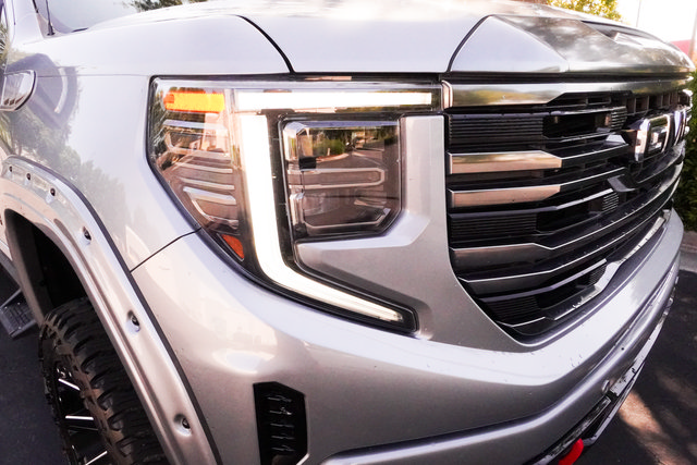 Used 2023 GMC Sierra 1500 AT4 w/ AT4 Premium Package AWD/4WD image 34
