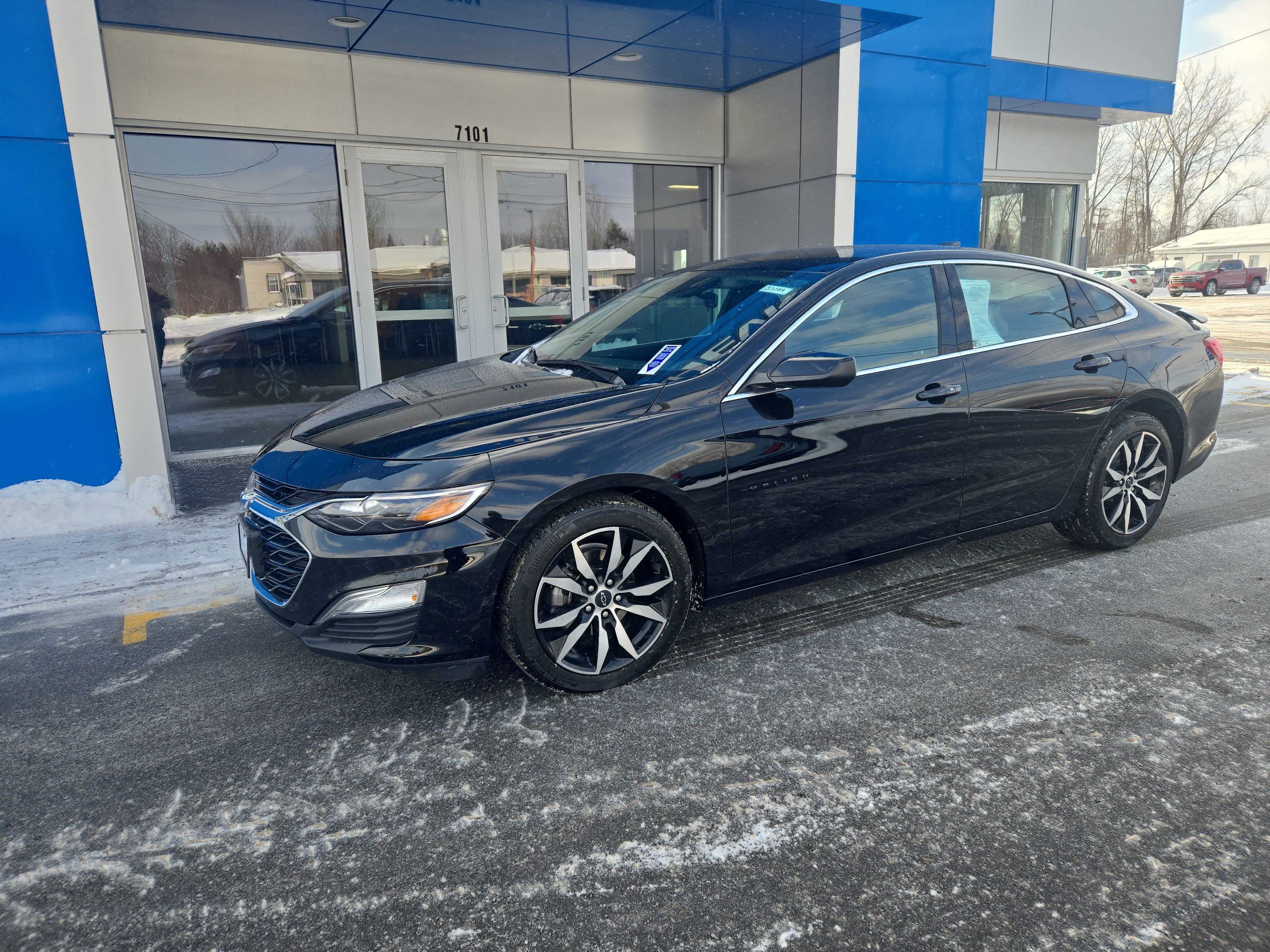 Used 2025 Chevrolet Malibu RS image 2