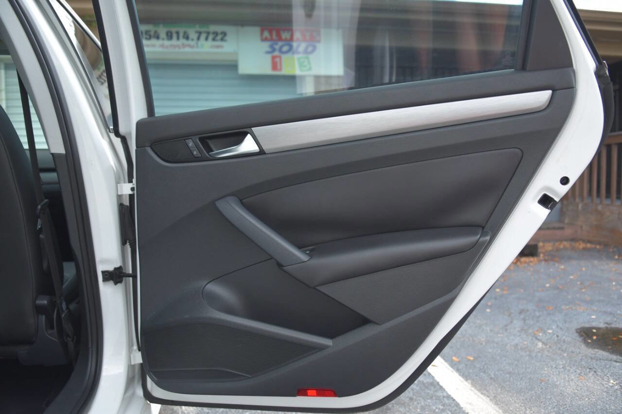 Used 2014 Volkswagen Passat 1.8T SE image 36