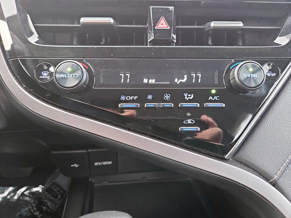 Used 2023 Toyota Camry SE image 24