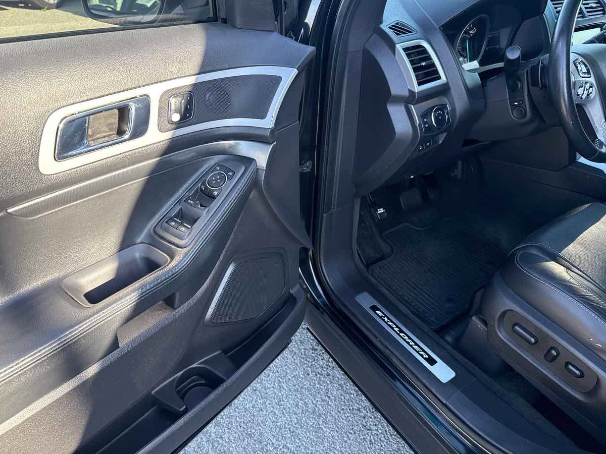 Used 2014 Ford Explorer Sport w/ Equipment Group 401A AWD/4WD image 7