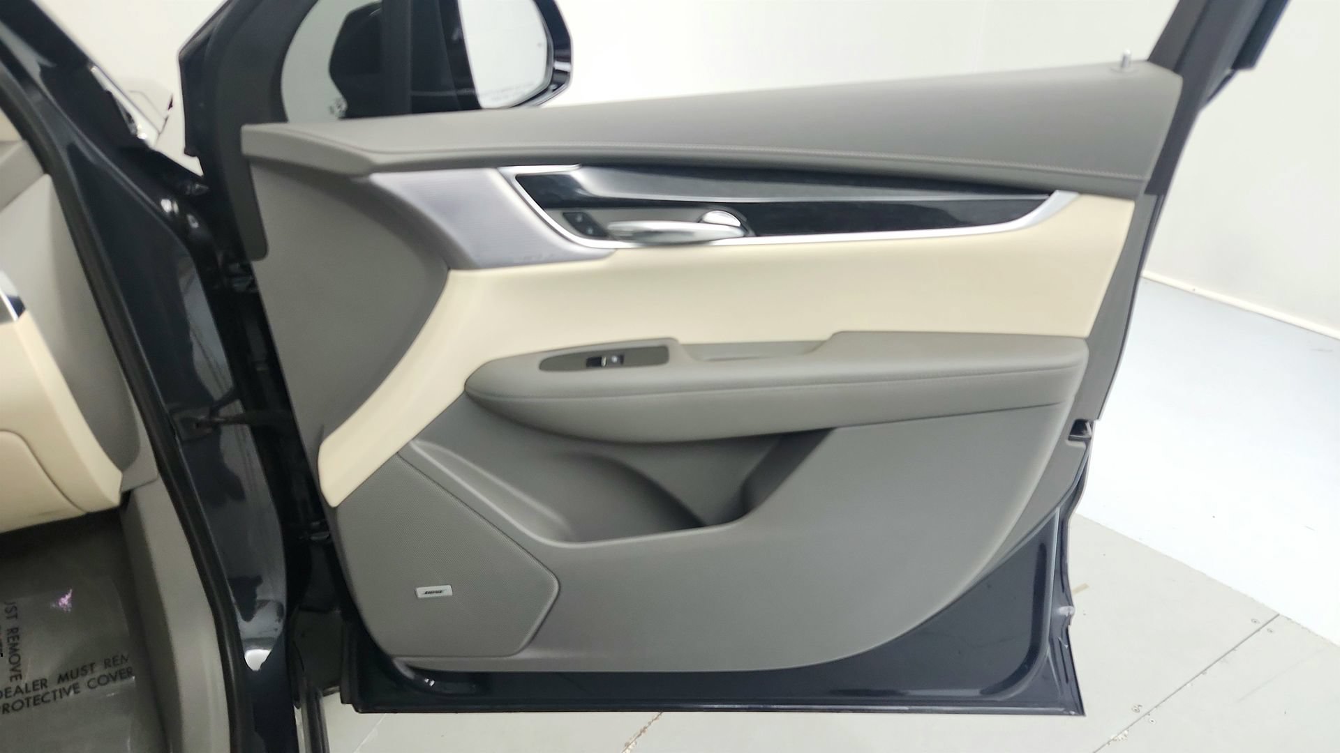 Certified 2023 Cadillac XT6 Premium Luxury w/ LPO, Floor Liner Package AWD/4WD image 30