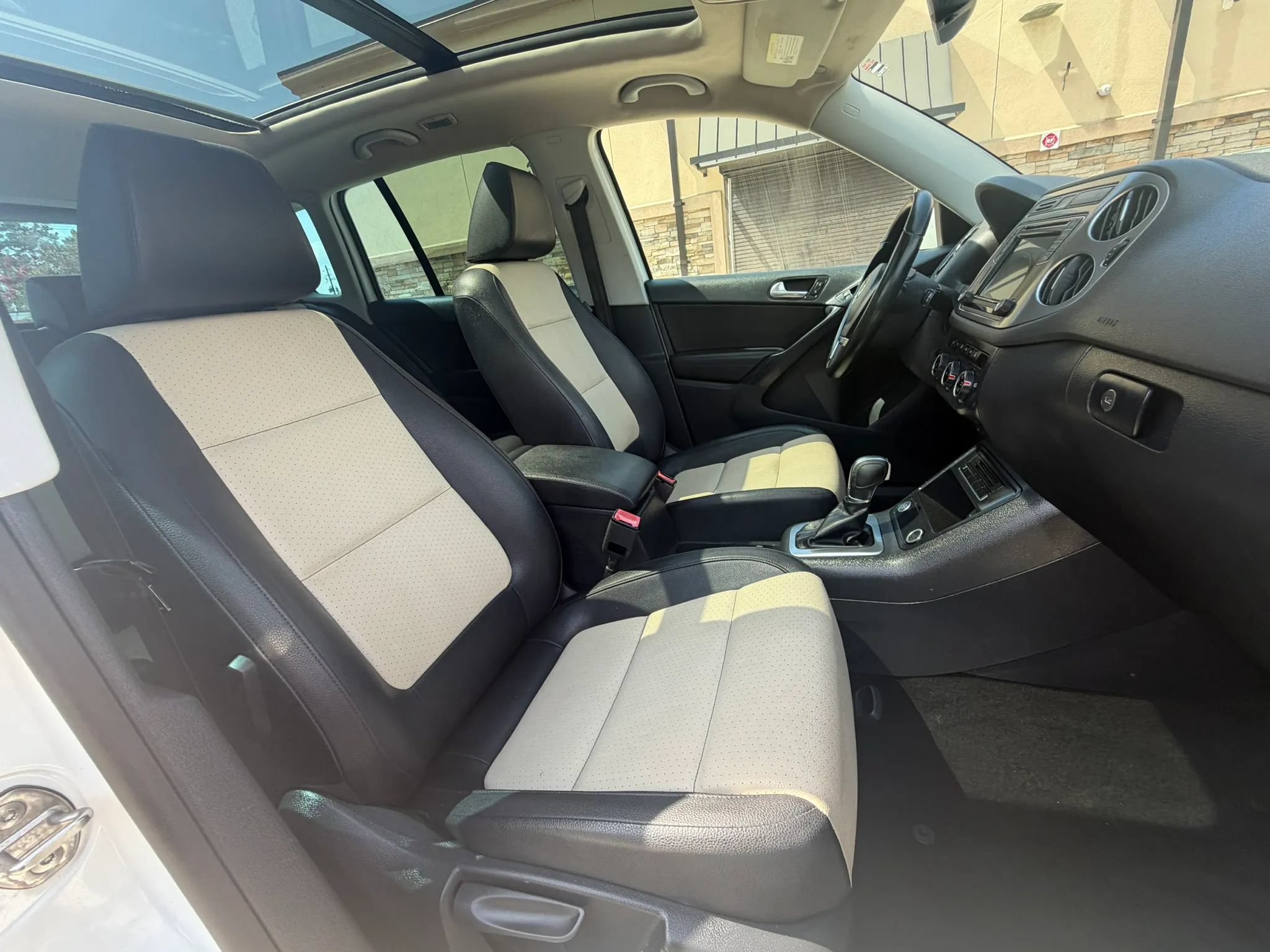 Used 2017 Volkswagen Tiguan Wolfsburg Edition FWD image 33