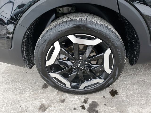 Used 2024 Kia Telluride EX w/ EX Captain's Chair Package image 5