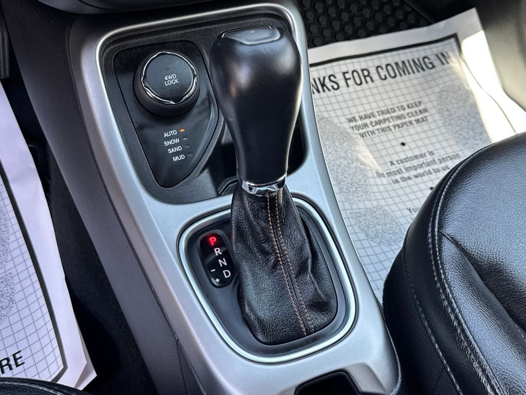 Used 2020 Jeep Compass Latitude w/ Cold Weather Group AWD/4WD image 43