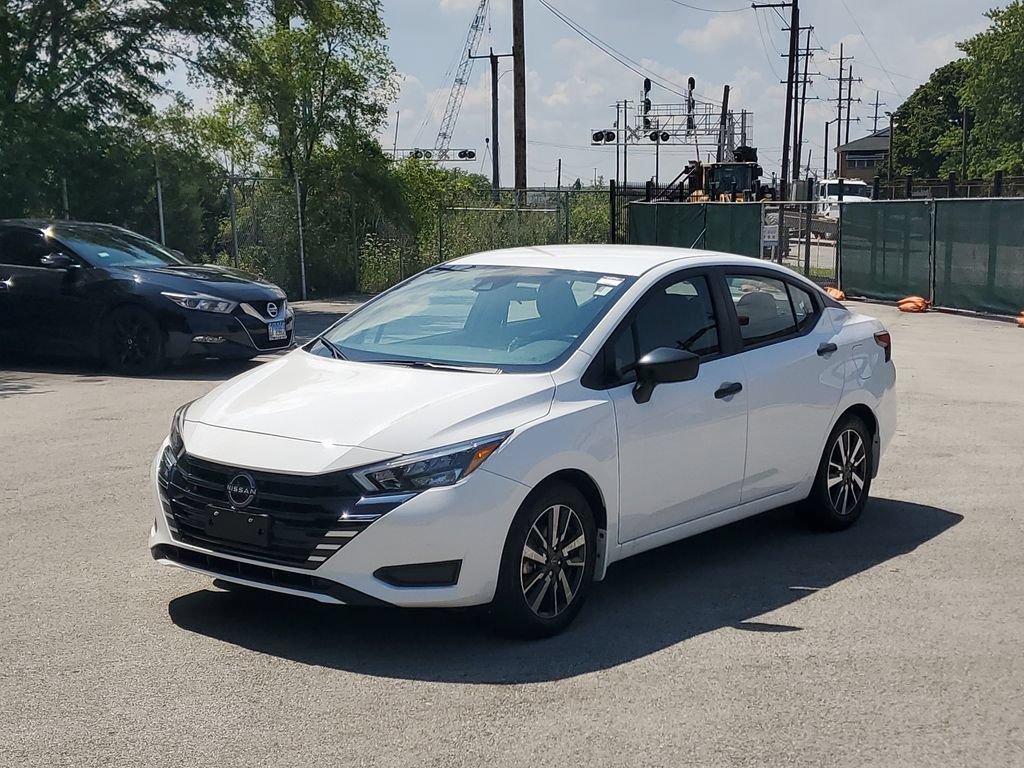 Used 2025 Nissan Versa S w/ S Plus Package FWD image 2