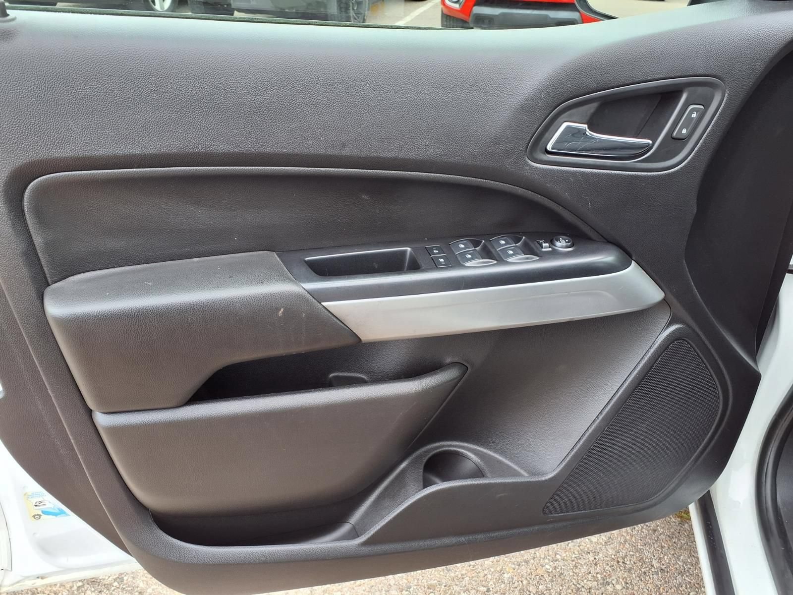 Used 2019 Chevrolet Colorado LT AWD/4WD image 14