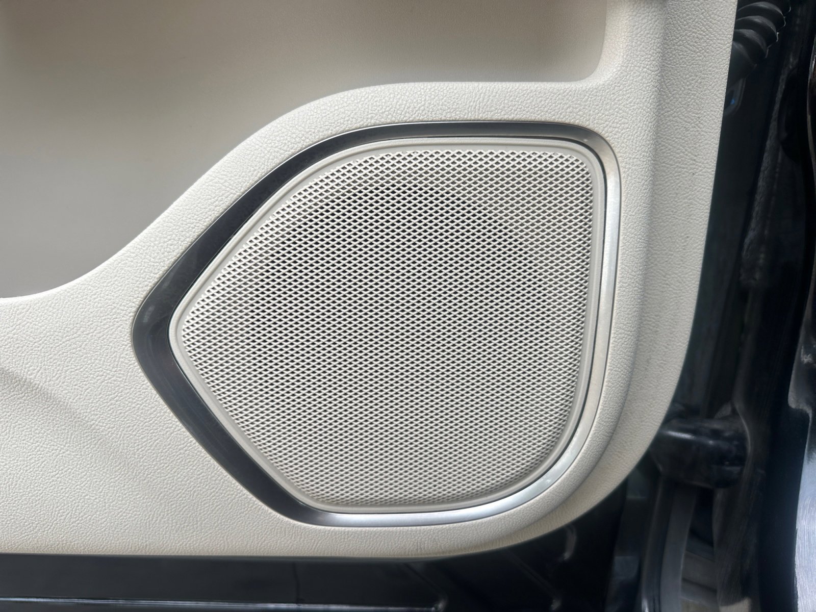 Used 2019 Lincoln Nautilus Select AWD/4WD image 28