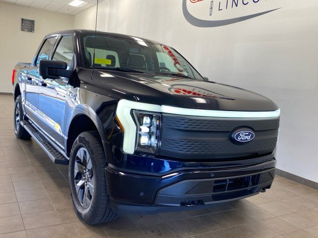 New 2025 Ford F150 Lightning Flash AWD/4WD image 9