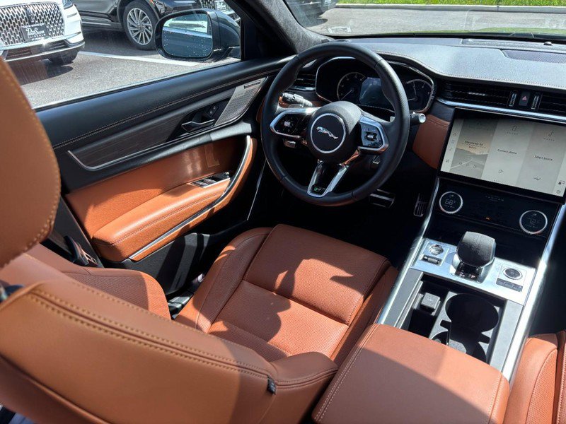 Used 2023 Jaguar XF R-Dynamic SE AWD/4WD image 13