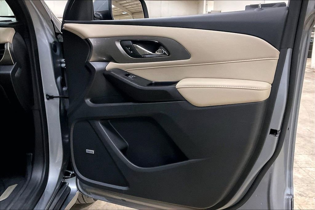 Used 2023 Chevrolet Traverse Premier w/ LPO, Floor Liner Package AWD/4WD image 22