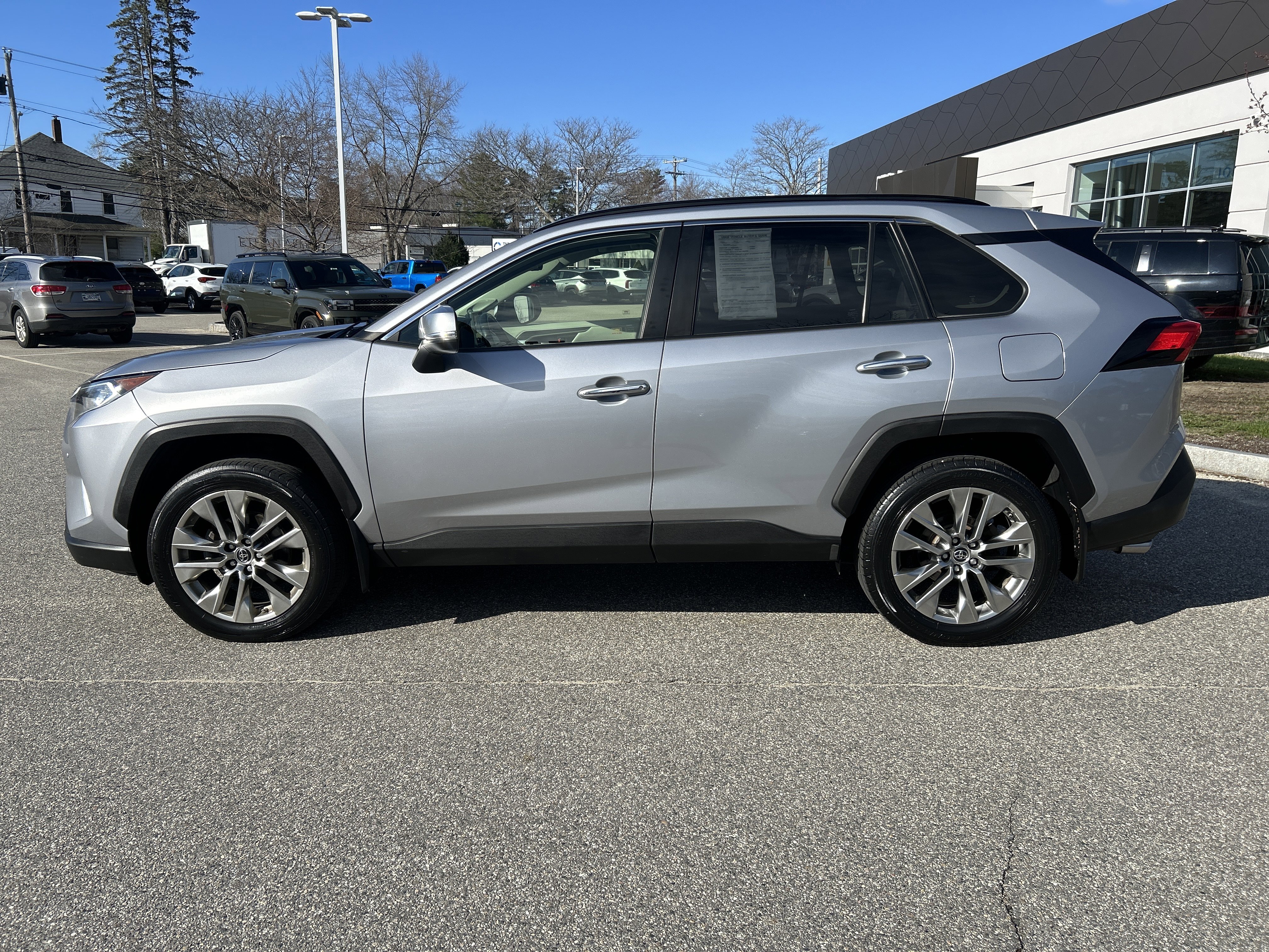 Used 2019 Toyota RAV4 Limited w/ Cold Weather Package AWD/4WD image 13
