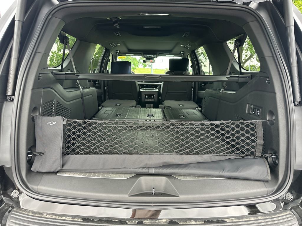 New 2026 Chevrolet Suburban RST w/ RST Capability Package AWD/4WD image 9