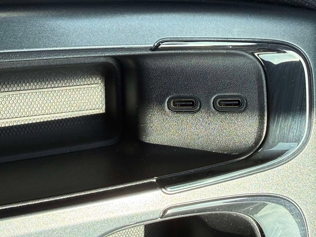 Used 2024 Chevrolet Equinox EV RS FWD image 23