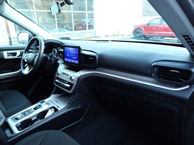 Used 2023 Ford Explorer XLT w/ Class IV Trailer Tow Package image 12
