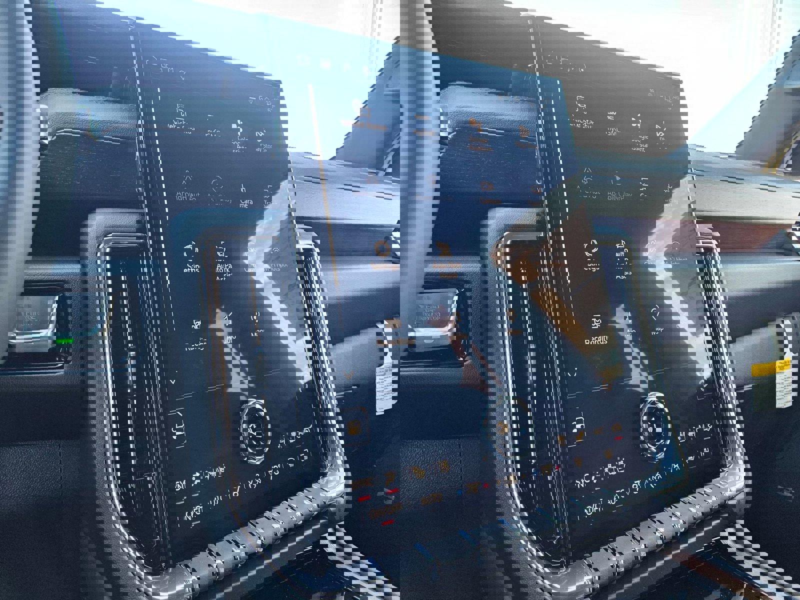 New 2026 GMC Yukon XL Denali w/ Sun & Power Step Package image 15