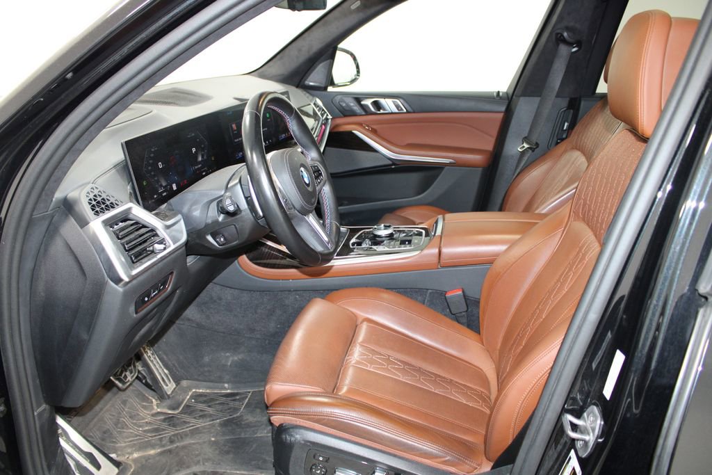 Used 2024 BMW X7 M60i w/ Executive Package image 17