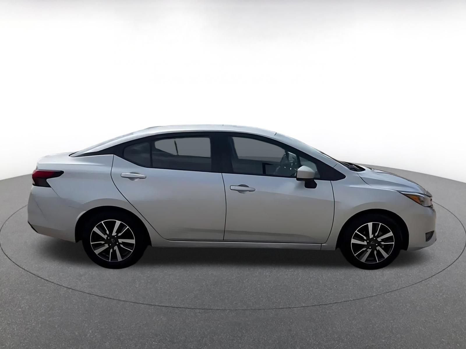 Used 2025 Nissan Versa SV FWD image 16