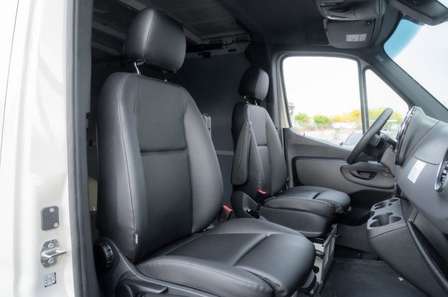 Used 2025 Mercedes-Benz Sprinter 2500 image 15