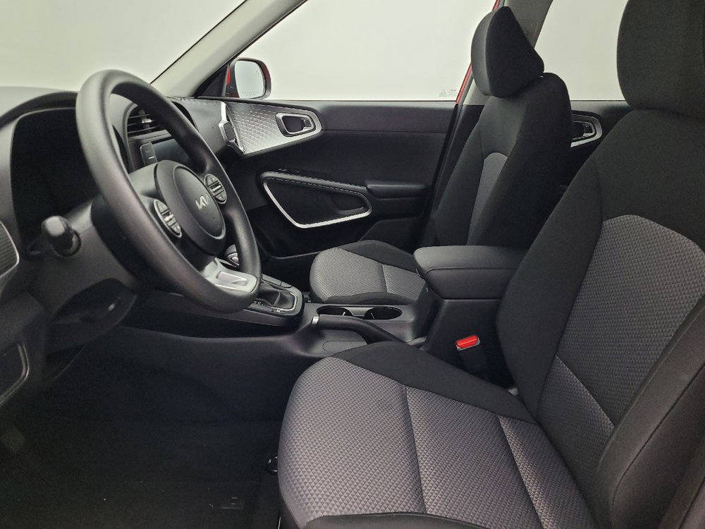 Used 2025 Kia Soul LX w/ LX Technology Package image 17