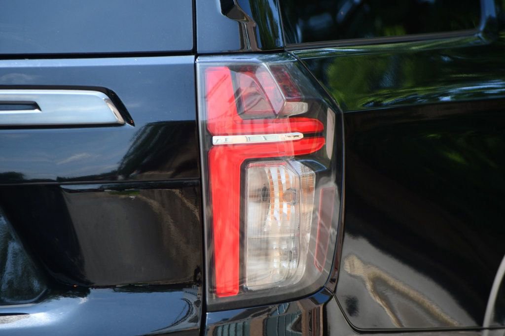 Used 2022 Chevrolet Suburban RST w/ Sport Performance Package image 14