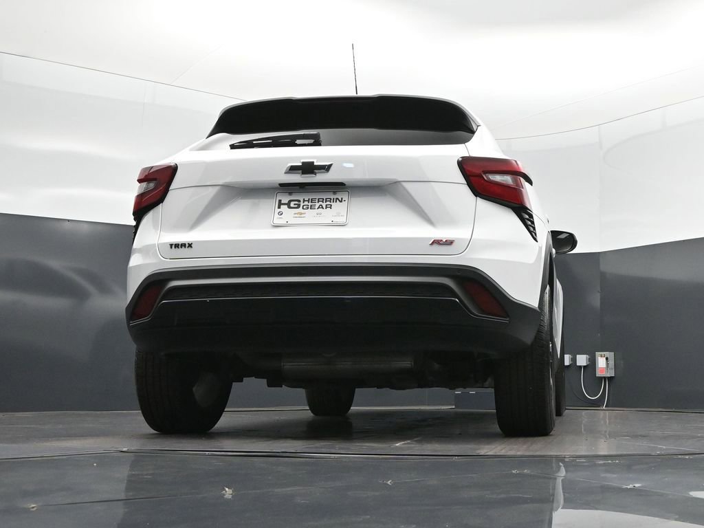 Used 2025 Chevrolet Trax RS w/ Sunroof Package image 40