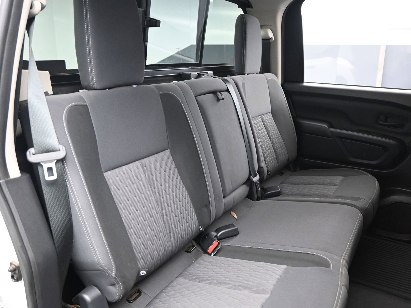 Used 2022 Nissan Titan S image 13