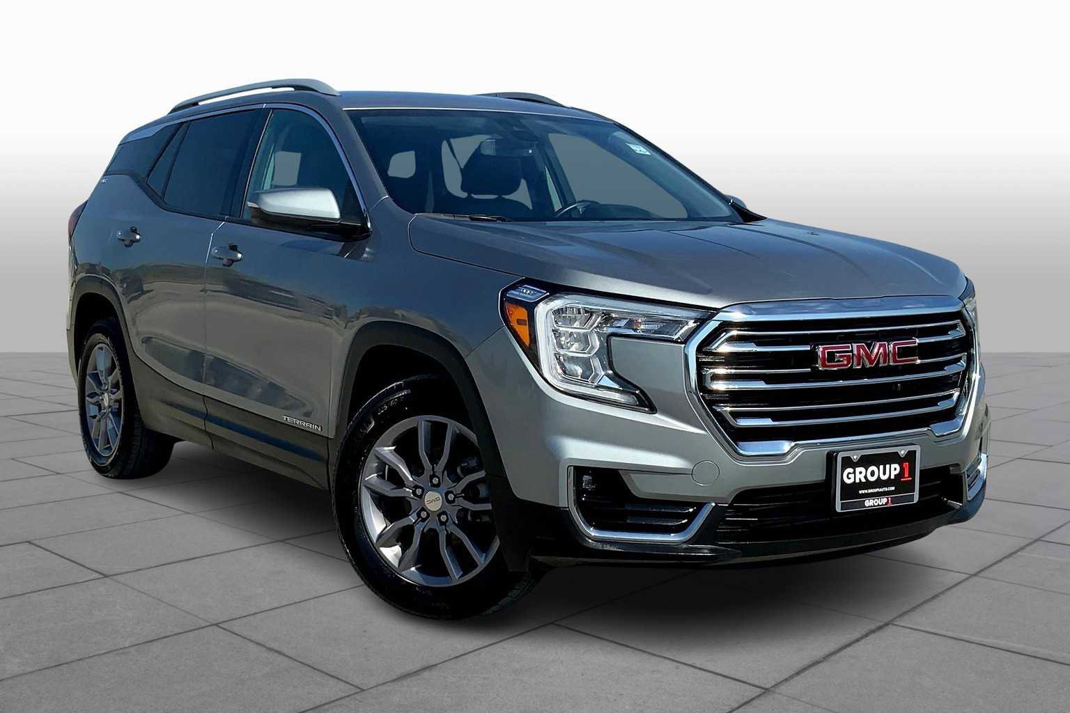 Certified 2024 GMC Terrain SLT image 2
