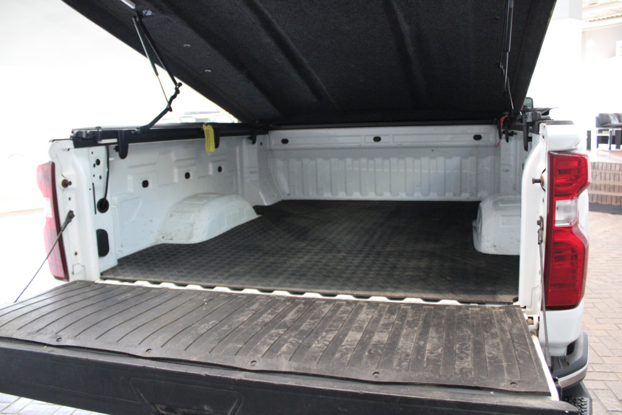 Used 2021 Chevrolet Silverado 2500 LT w/ Convenience Package image 12