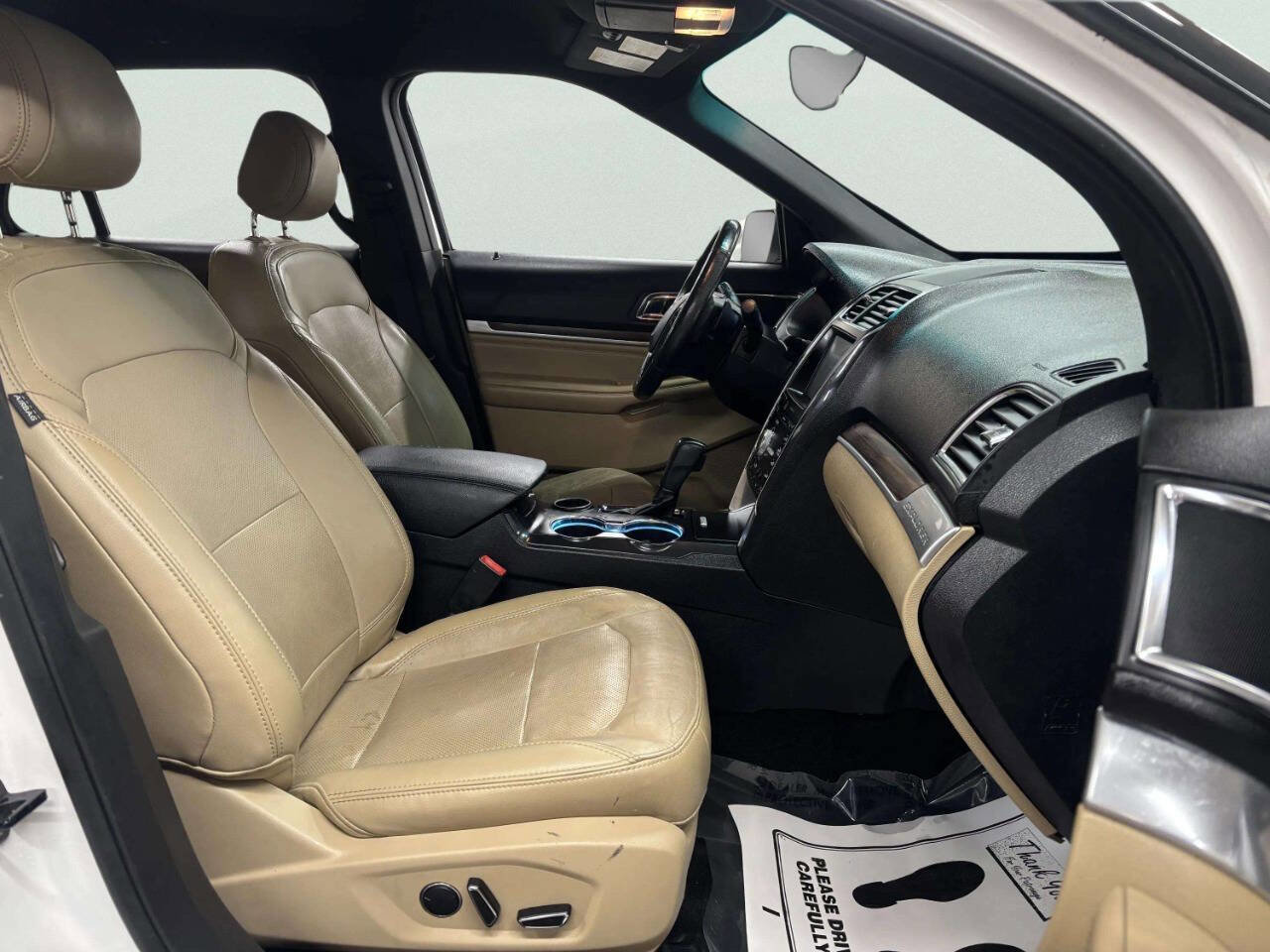Used 2016 Ford Explorer Limited image 24