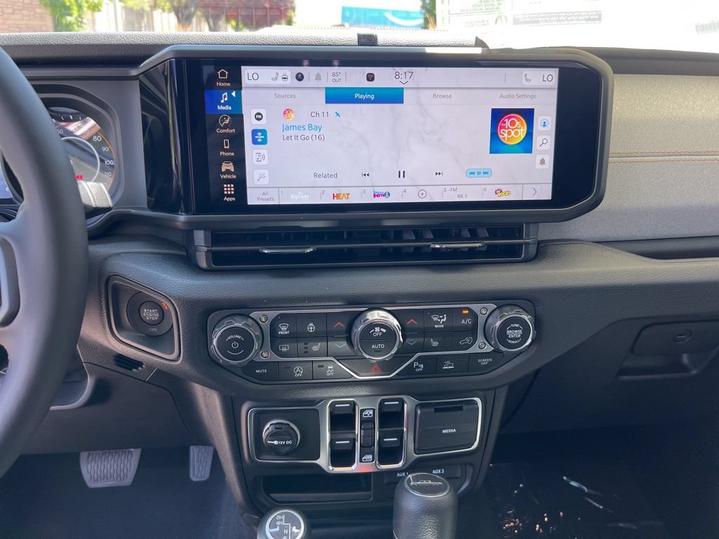 New 2025 Jeep Gladiator Sport AWD/4WD image 16