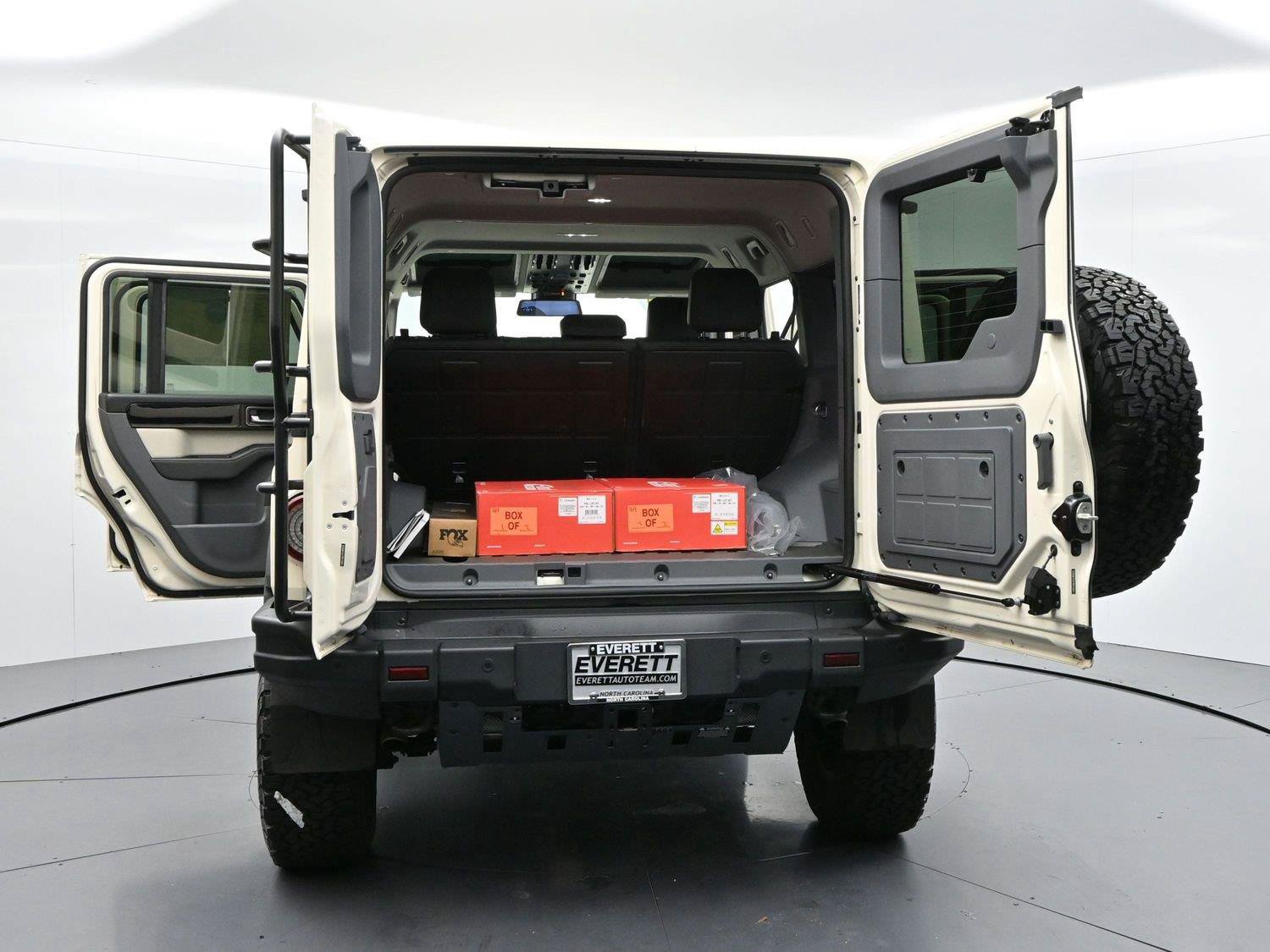 Used 2024 INEOS Grenadier Station Wagon AWD/4WD image 46