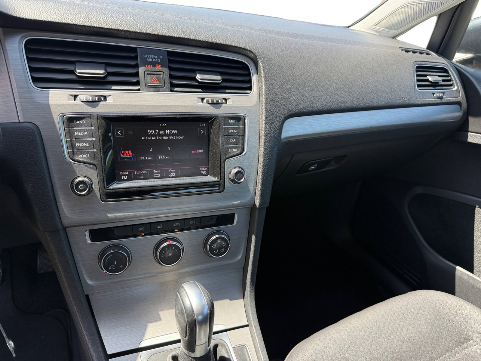 Used 2015 Volkswagen Golf S FWD image 12