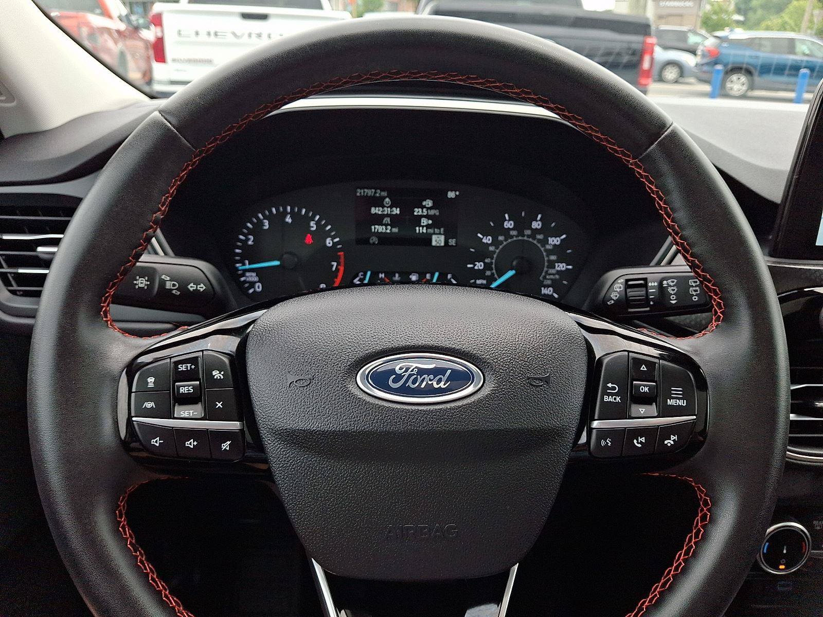 Certified 2022 Ford Escape SEL w/ SEL Stealth AWD Package image 20