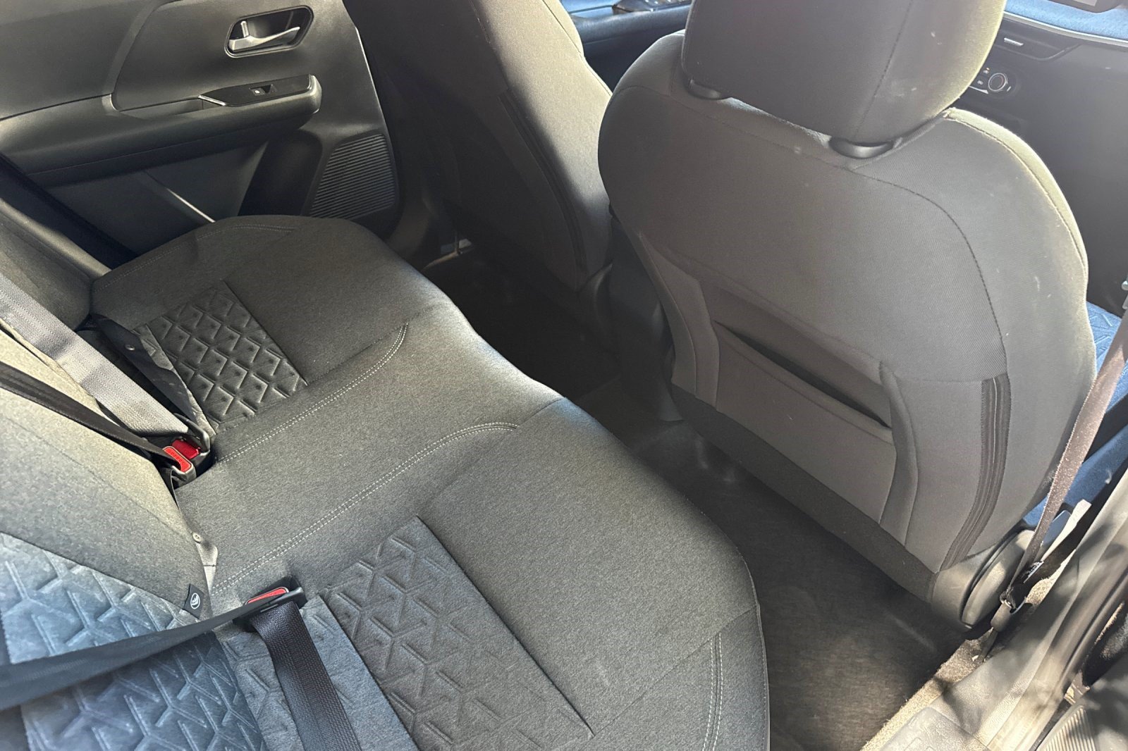 Used 2025 Nissan Kicks SV AWD/4WD image 31