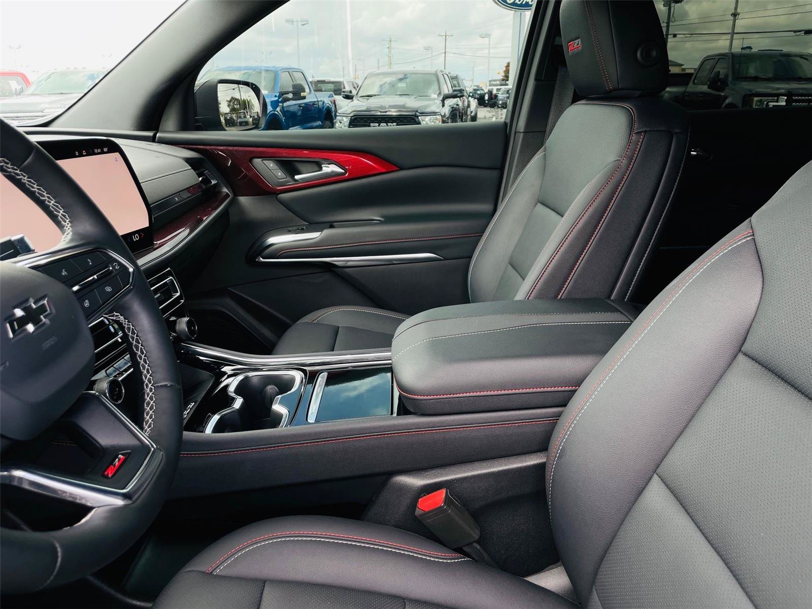 Used 2026 Chevrolet Traverse Z71 AWD/4WD image 13