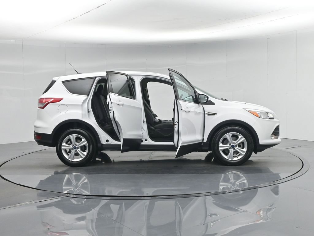 Used 2016 Ford Escape SE image 4