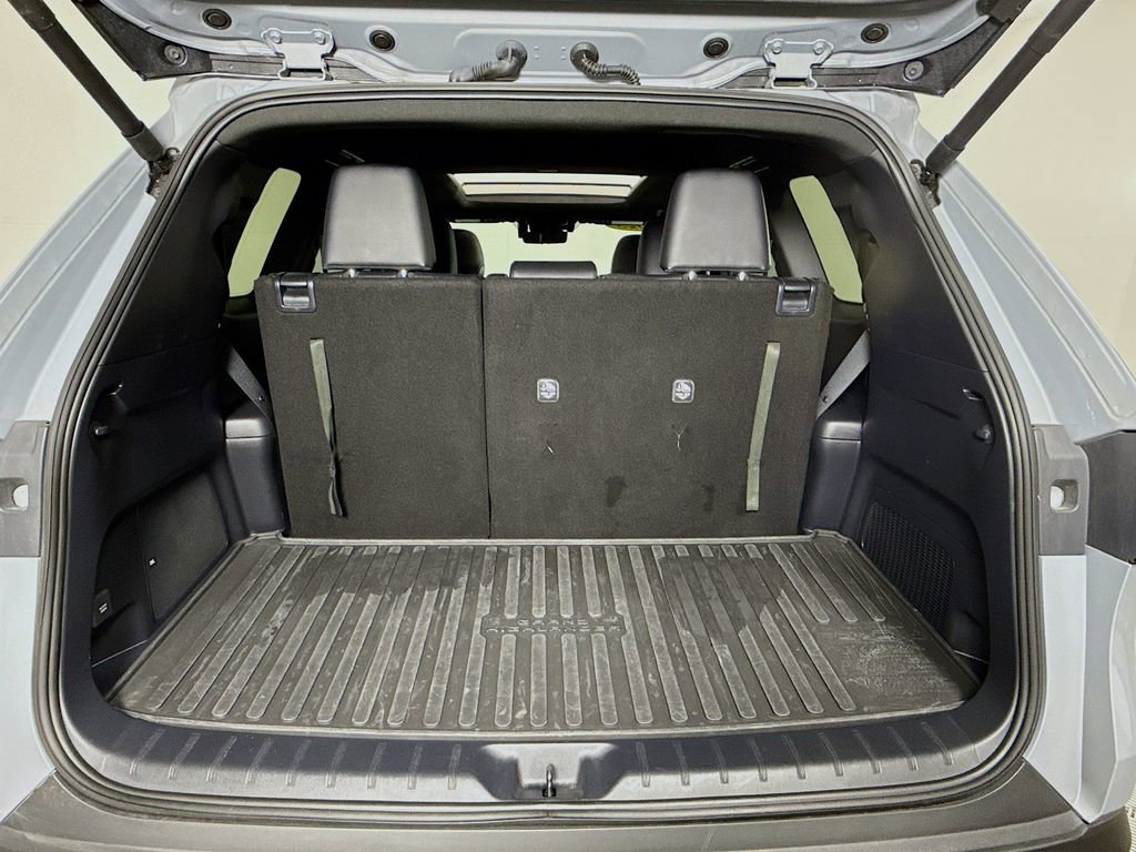 Used 2025 Toyota Grand Highlander MAX Platinum image 25
