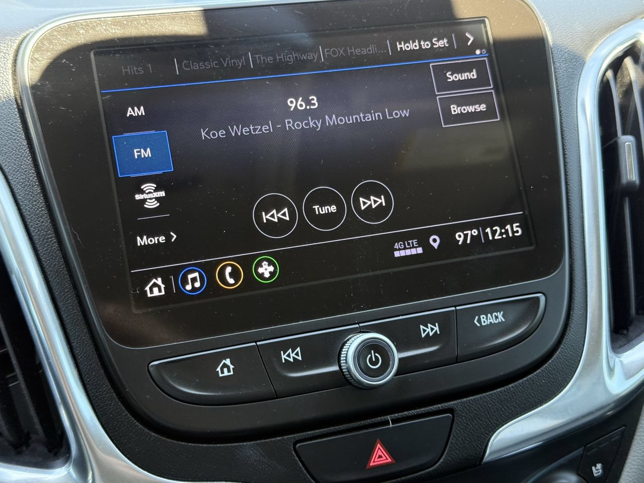 Used 2020 Chevrolet Equinox Premier FWD image 17