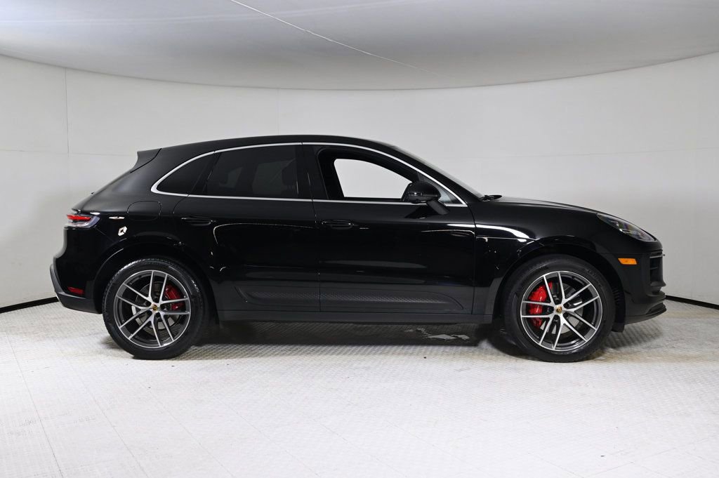 Certified 2023 Porsche Macan S image 8