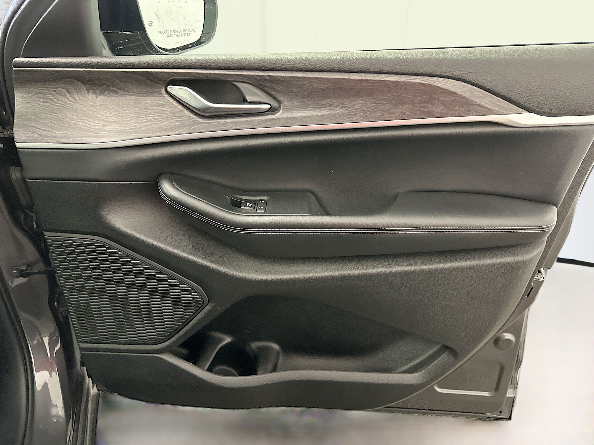 Used 2024 Jeep Grand Cherokee L Limited w/ Luxury Tech Group II image 36