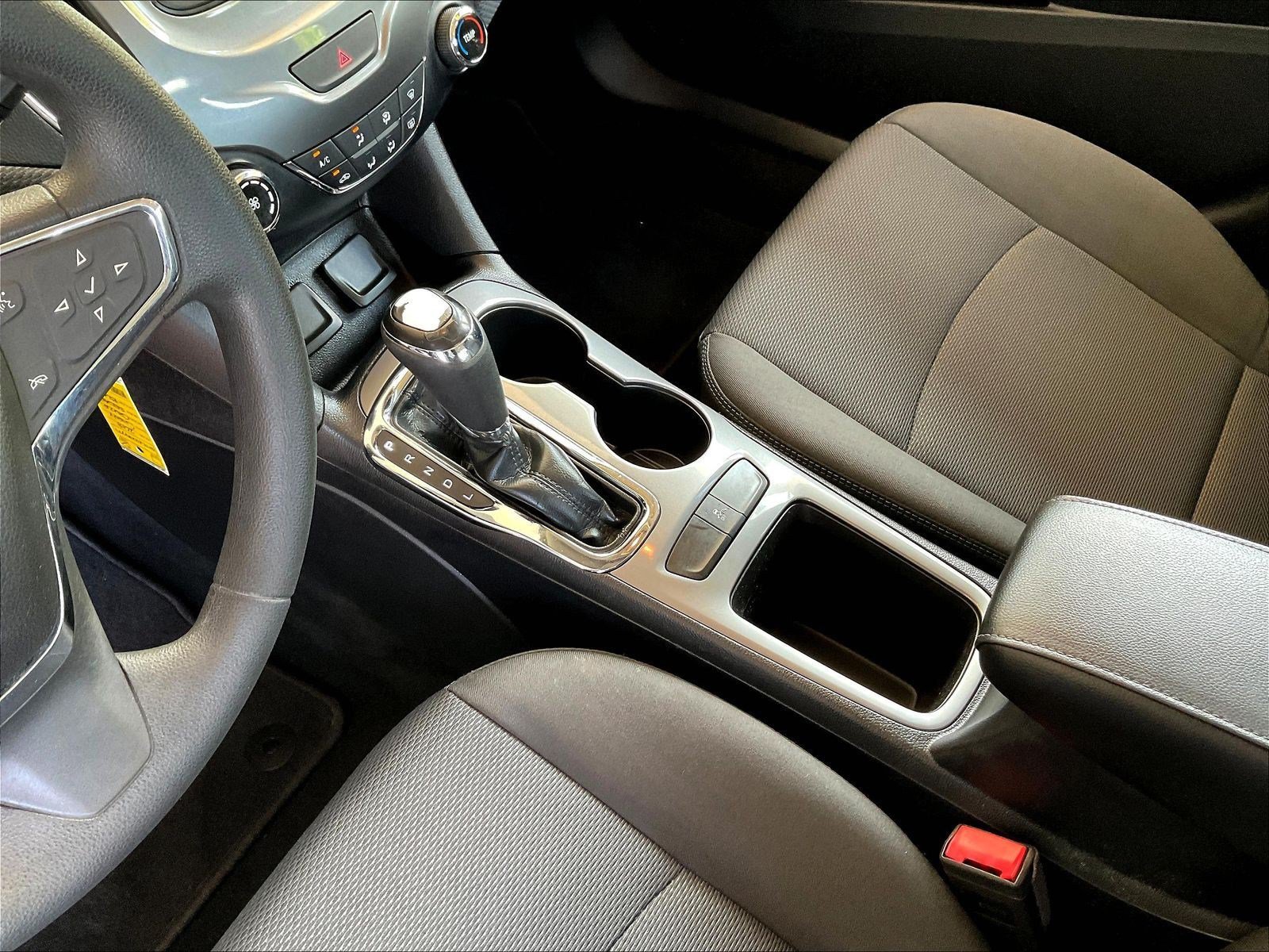 Used 2018 Chevrolet Cruze LT FWD image 17