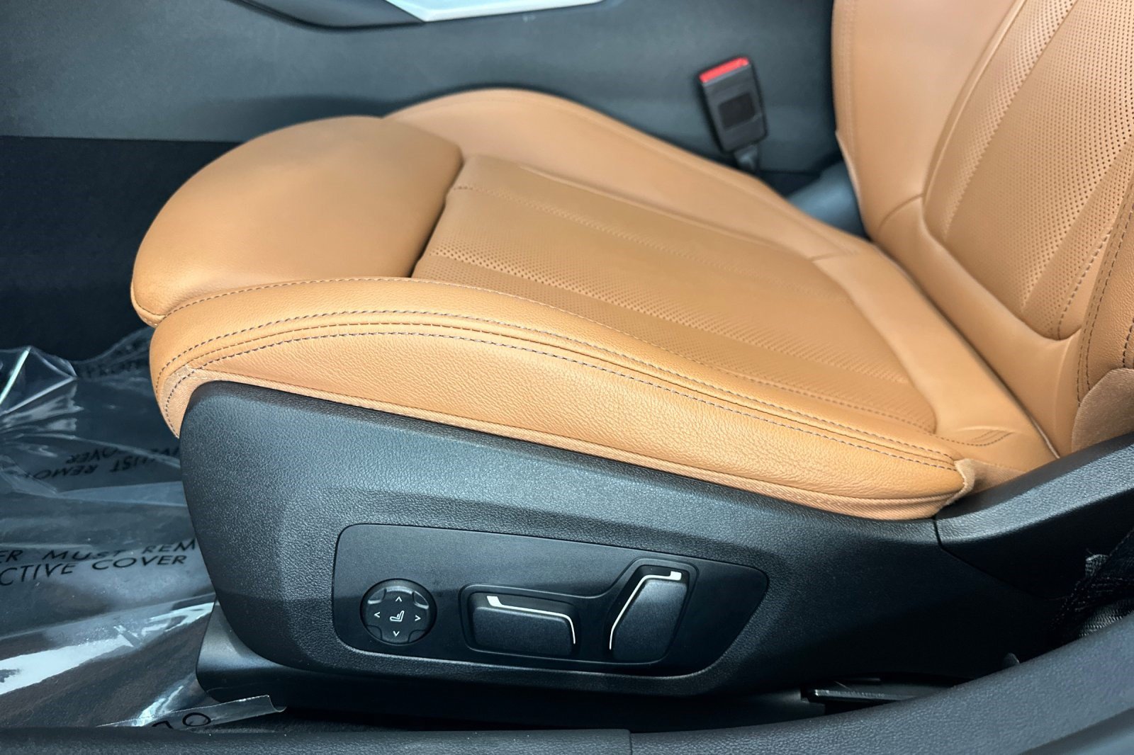 Certified 2024 BMW 330i Sedan w/ Convenience Package RWD image 14
