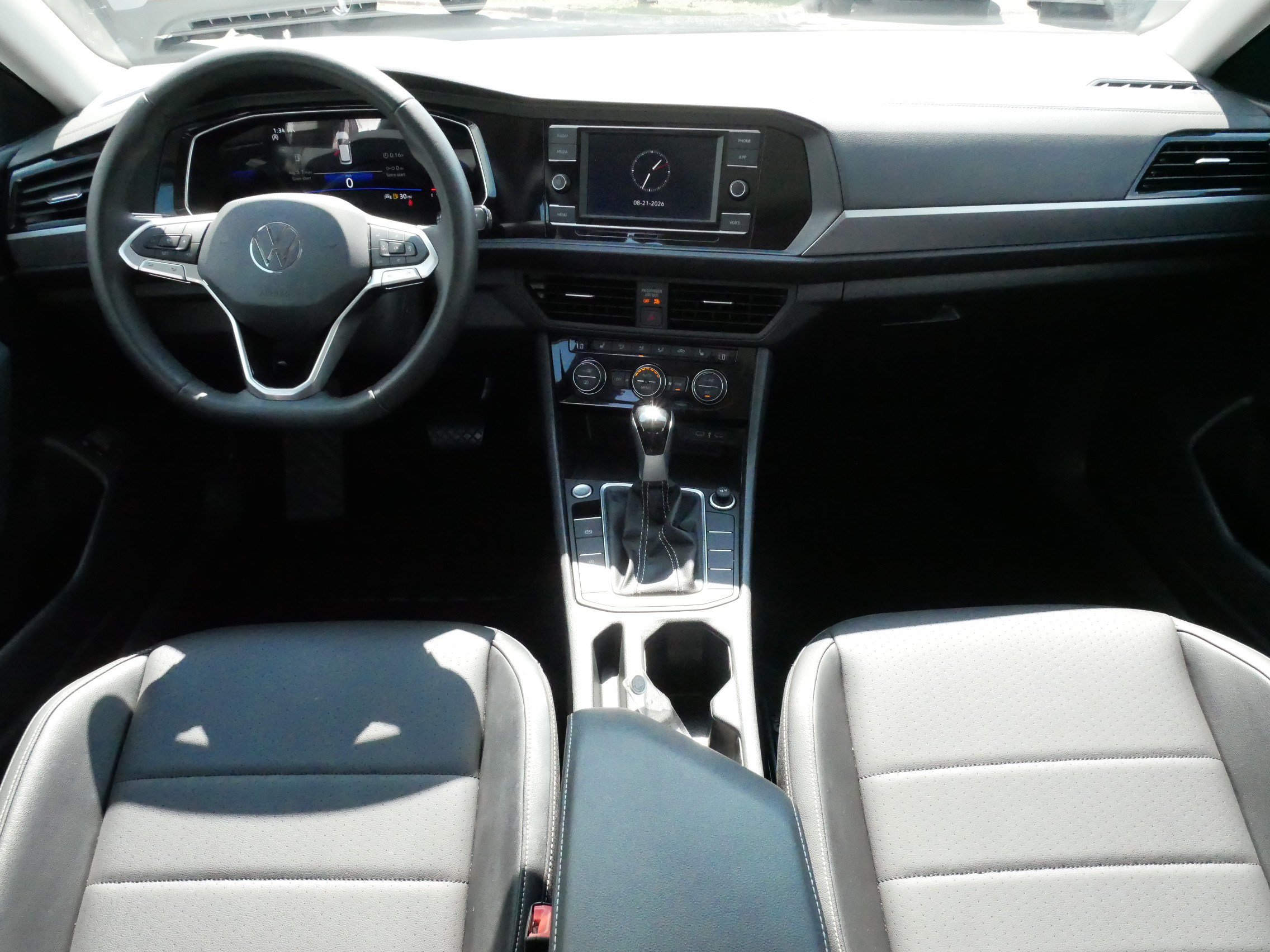 Certified 2023 Volkswagen Jetta SE w/ Panoramic Sunroof Package FWD image 10
