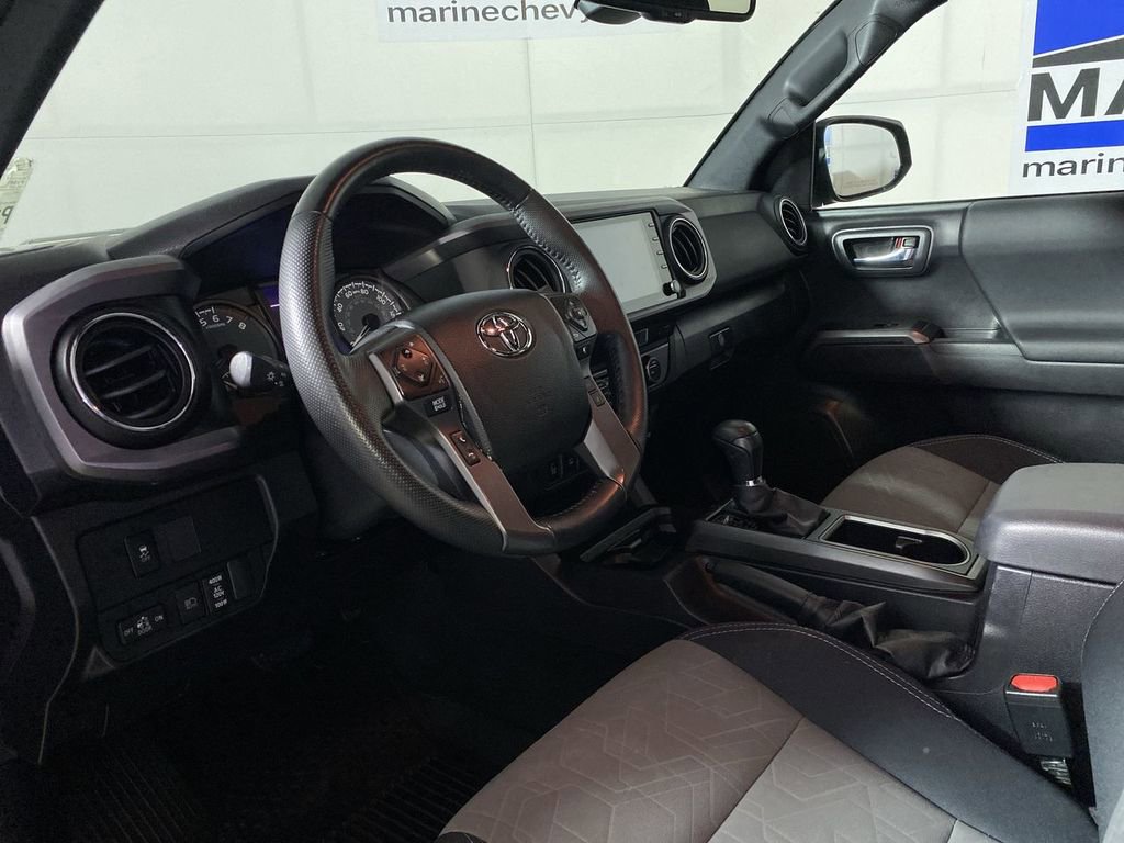 Used 2022 Toyota Tacoma TRD Sport w/ Technology Package AWD/4WD image 15