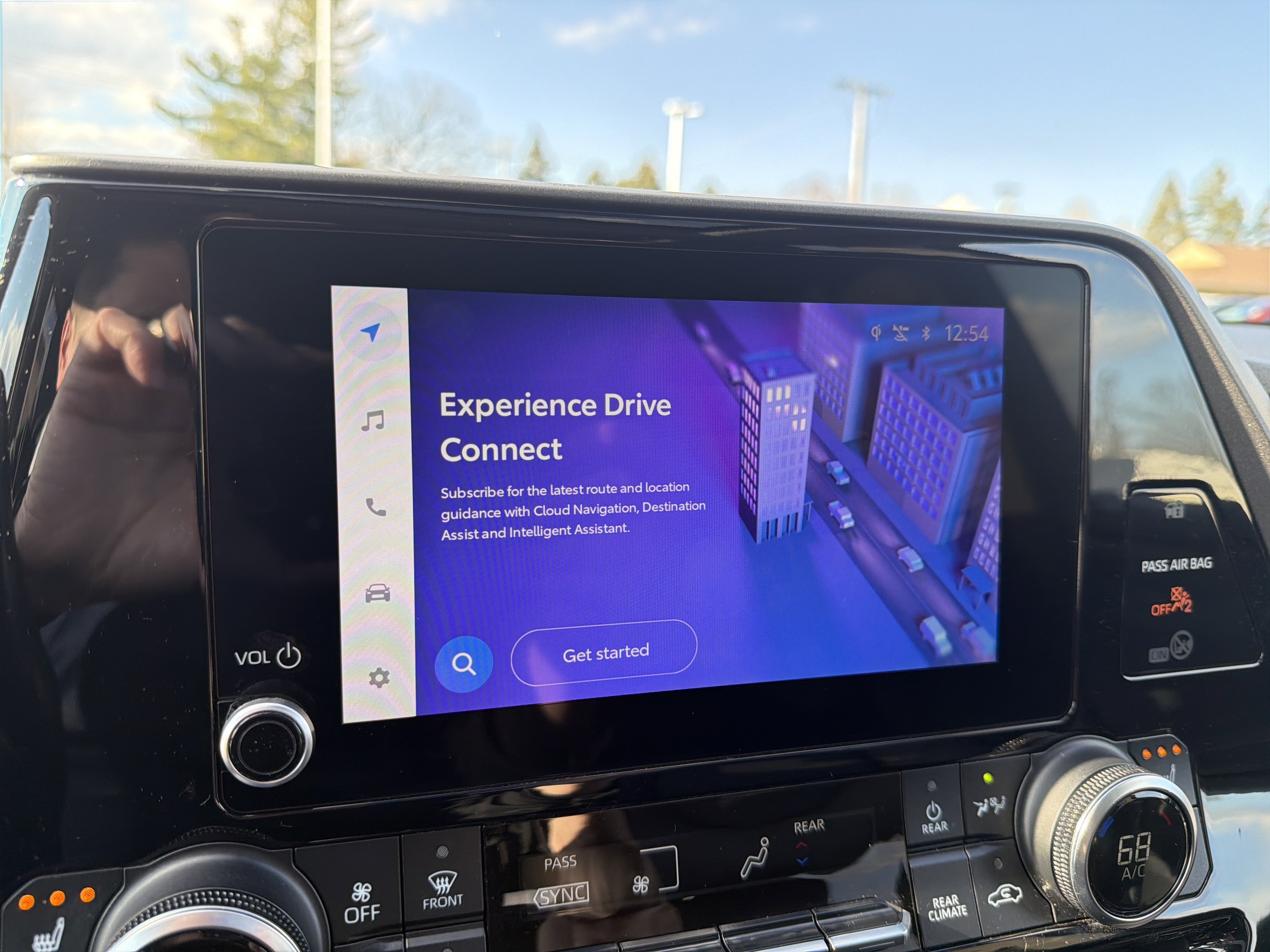 Used 2023 Toyota Highlander XLE AWD/4WD image 39