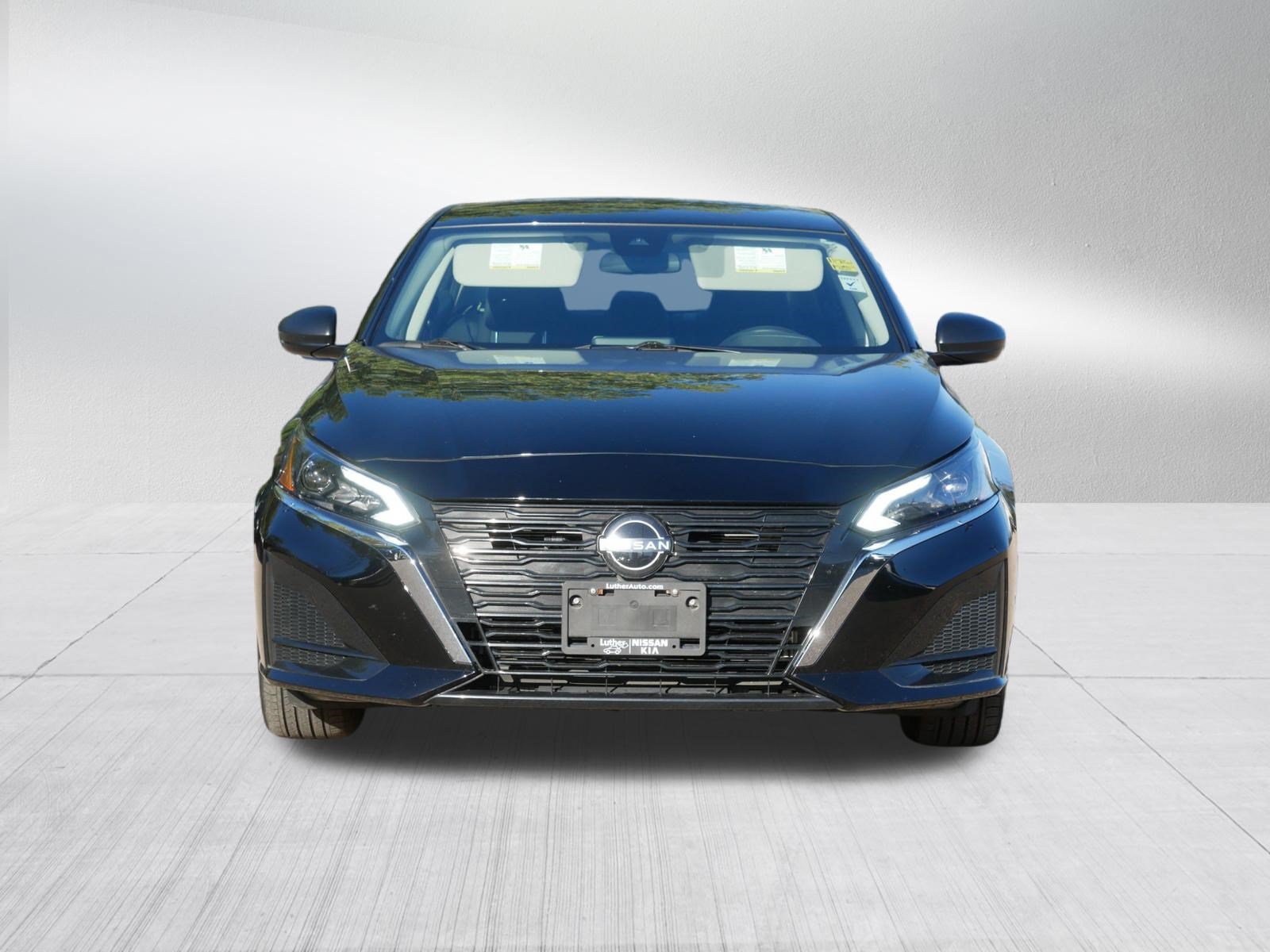 Certified 2024 Nissan Altima 2.5 SV AWD/4WD image 2