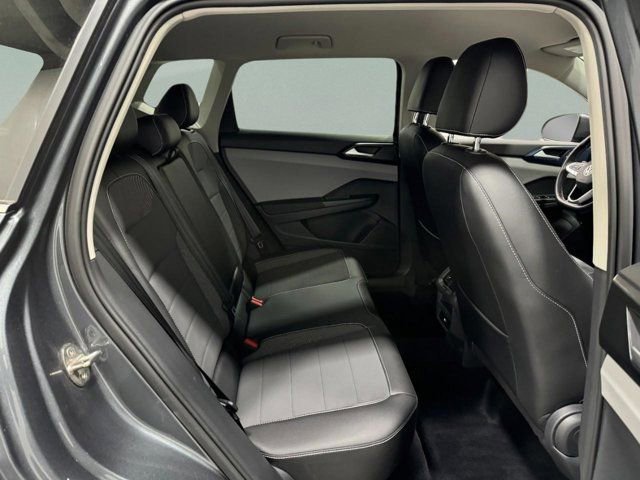 Used 2022 Volkswagen Taos SE image 11